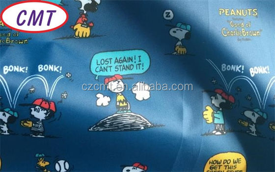 Escoge entre una variedad de anchos 58/60 &quot;Impresión recubierta con tejido de poliéster Snoopy