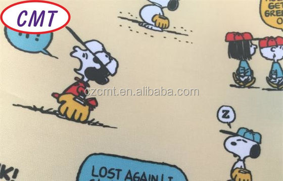Escoge entre una variedad de anchos 58/60 &quot;Impresión recubierta con tejido de poliéster Snoopy